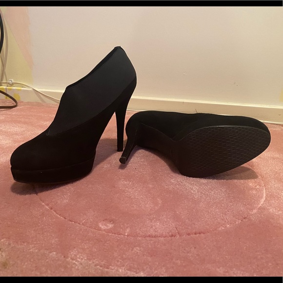 Stuart Weitzman worn once - Picture 1 of 4